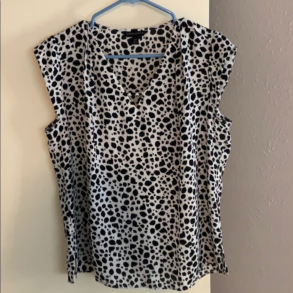 Banana Republic black and white blouse- MP